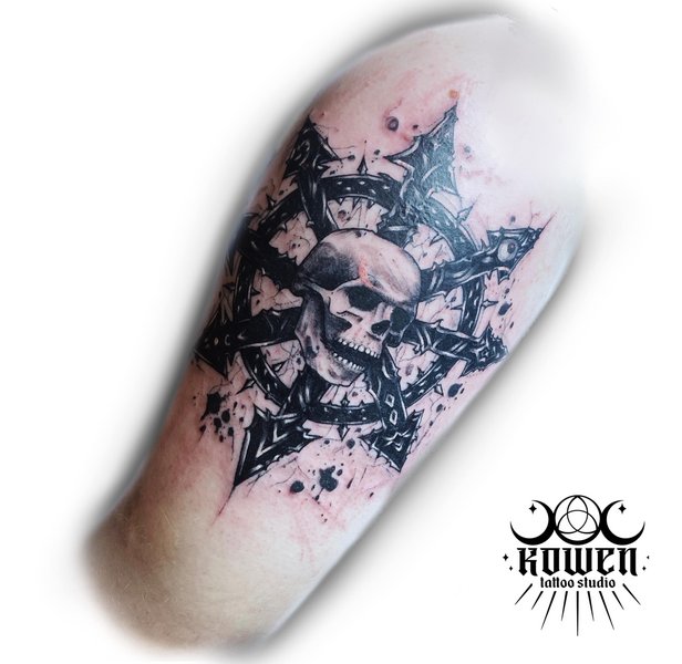 Haos z Warhammera i Czaszka Malali - Tajemniczy Tatuaż Mocy i Odwagi