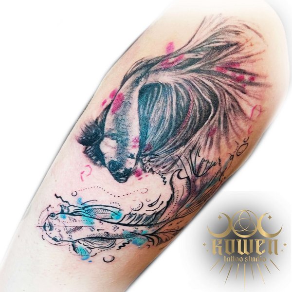 Tatuaż z Karpimi Koi - Symbolika Mocy, Przemiany i Szczęścia